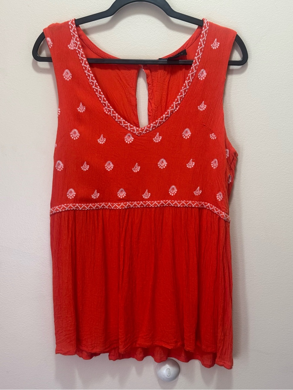 Sanctuary Red Sleeveless Embroidered V-Neck Tank